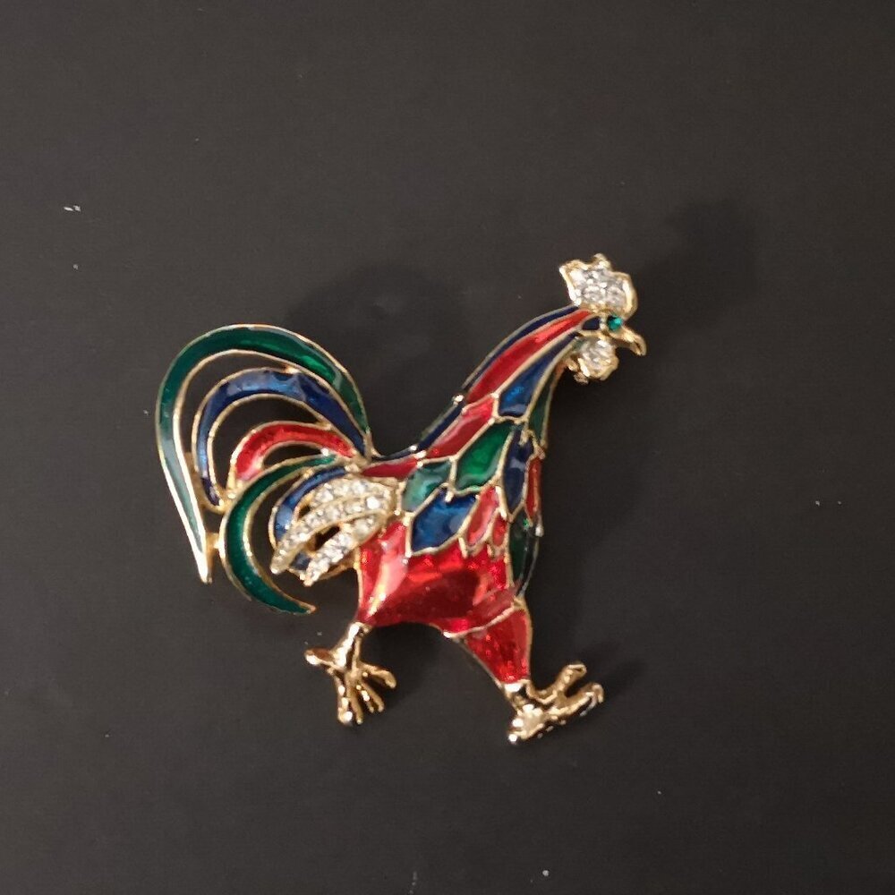 Rooster Brooch made of Gold Tone Metal, Enamel & Accented with Rhinestones